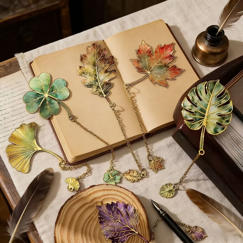 Resin Art Bookmark - فاصل كتاب بتصميم ورقة شجر عتيق