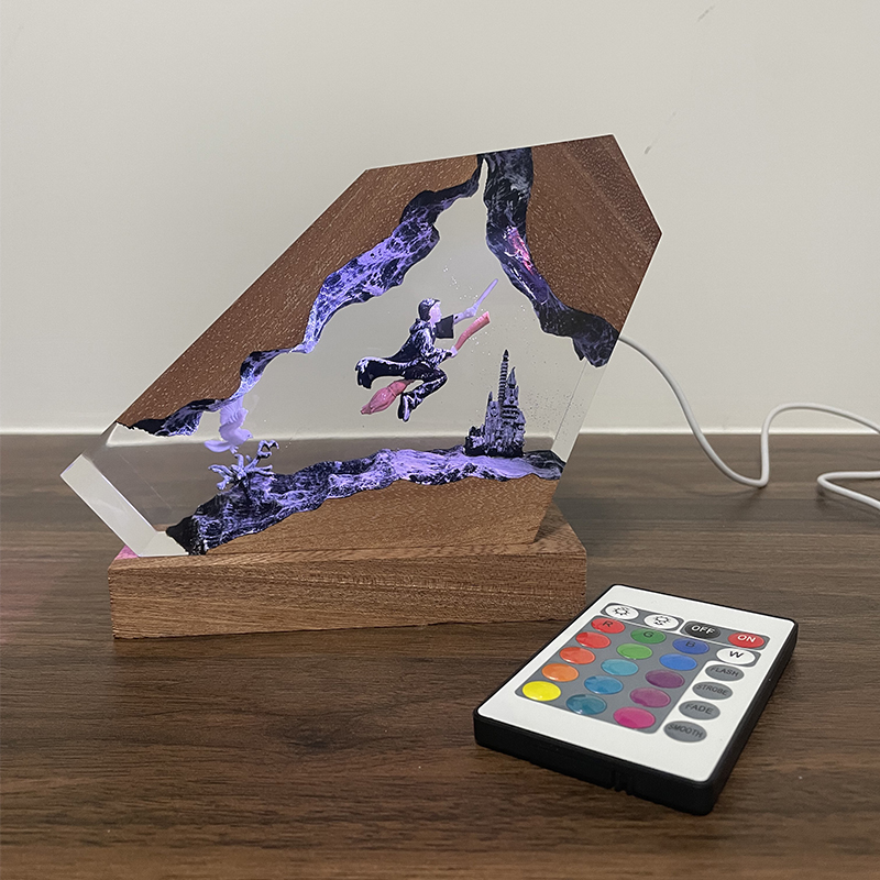 مصباح ليلي من الخشب والراتنج ا - مراجعة Resin Artist وسعره
