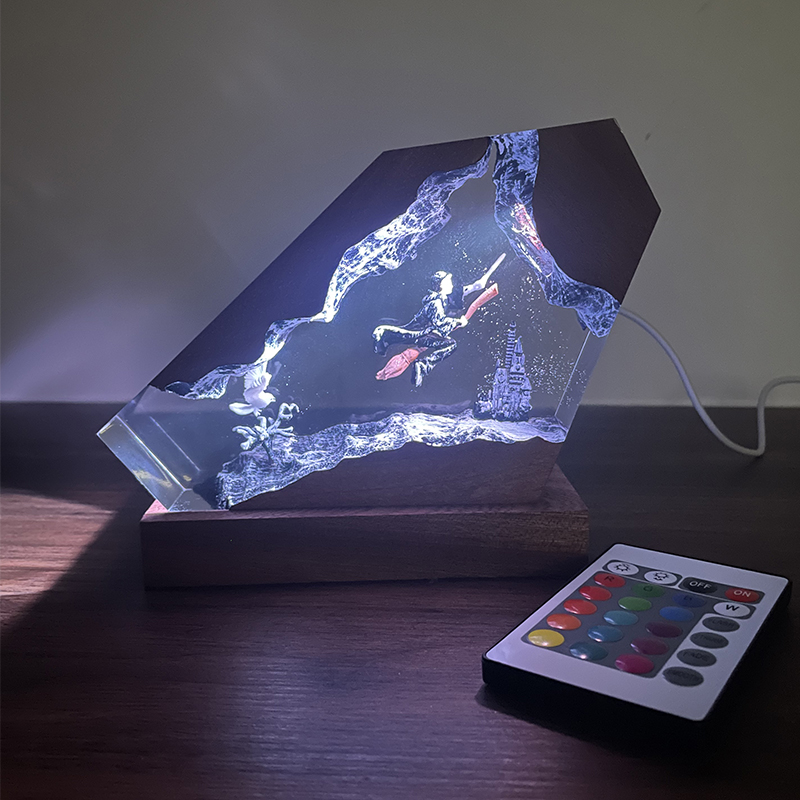 مصباح ليلي من الخشب والراتنج ا - مراجعة Resin Artist وسعره