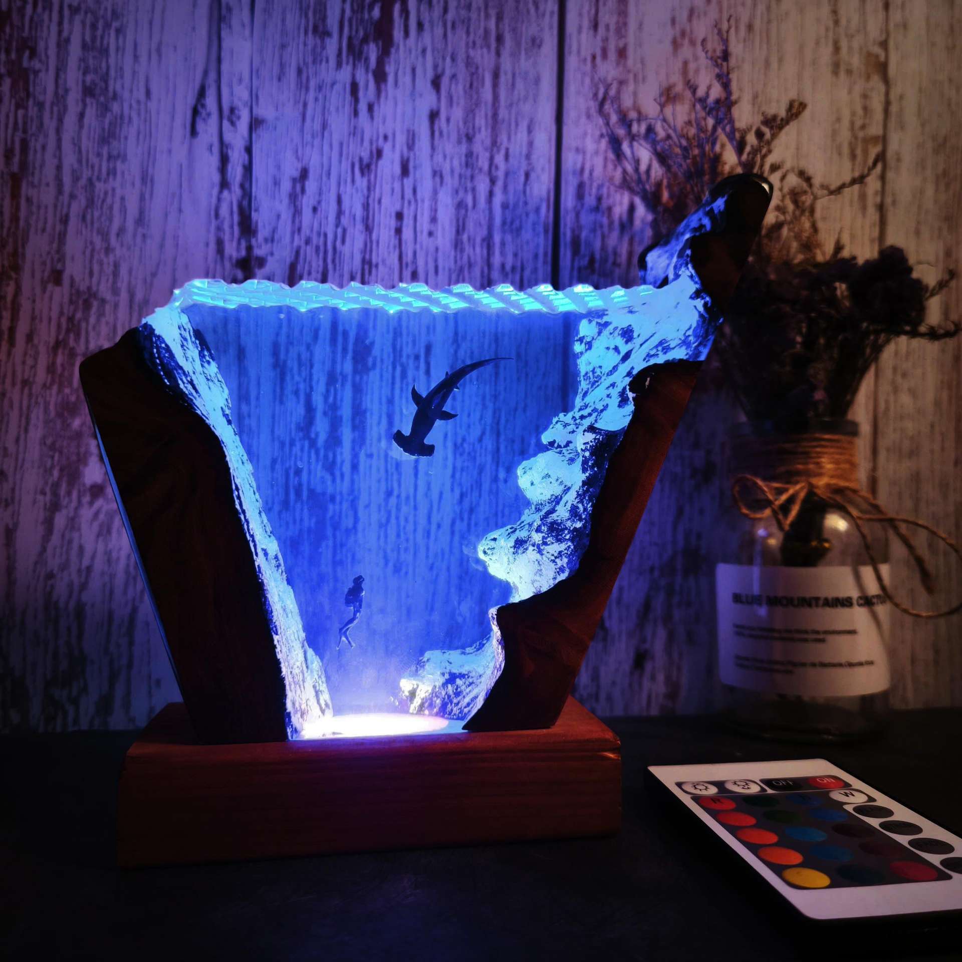 زينة مضيئة على شكل سمكة قرش ال - مراجعة Resin Art Wedding Gift وسعره