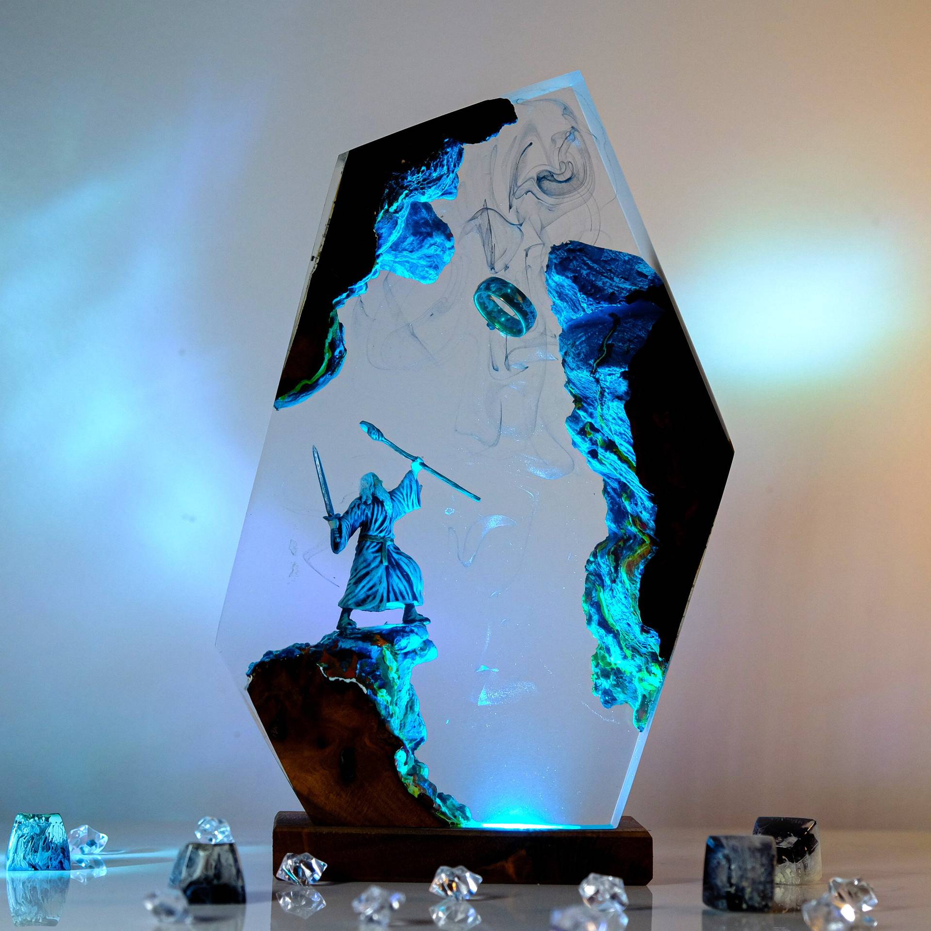 مصباح طاولة على شكل مشهد من في - مراجعة Resin Artist وسعره