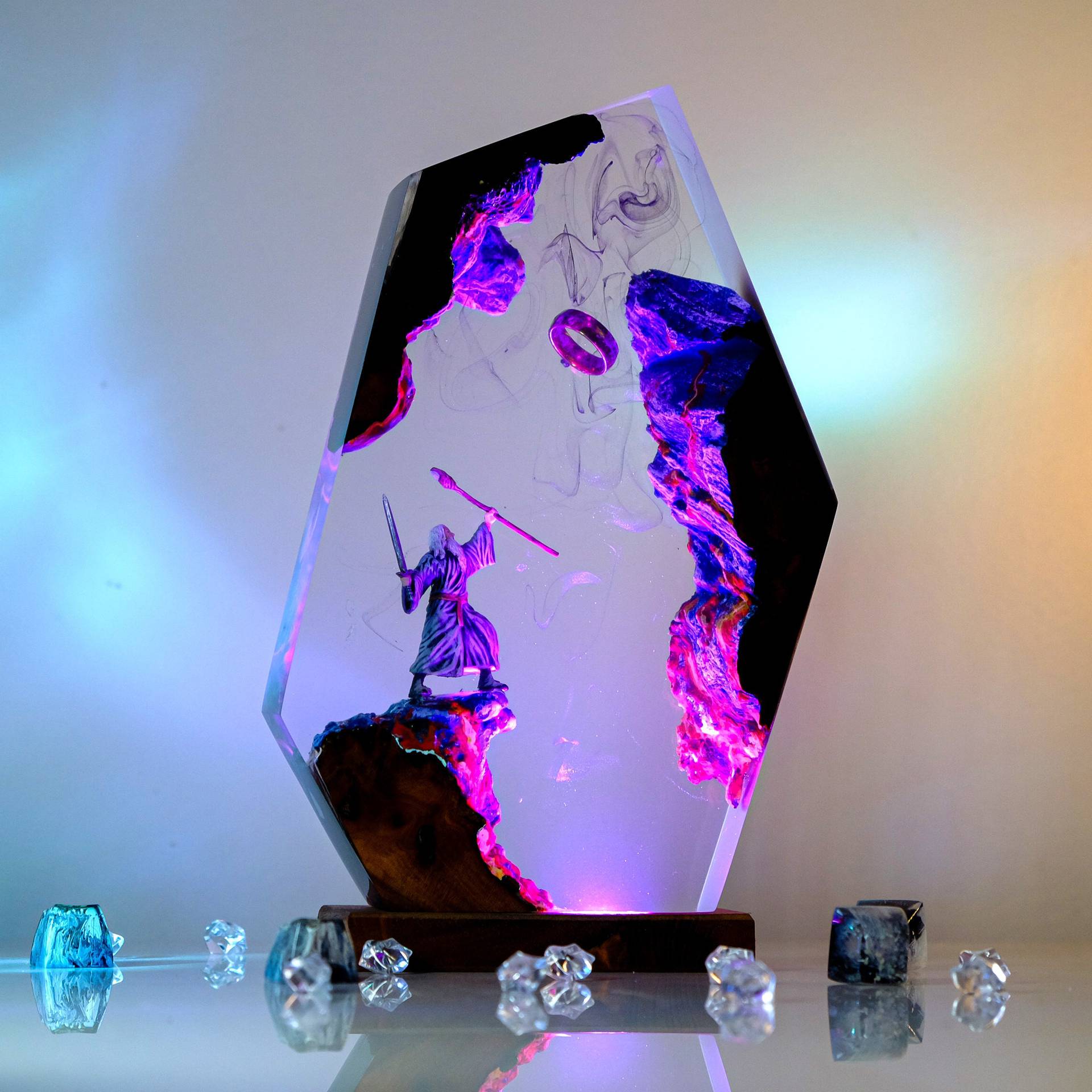 مصباح طاولة على شكل مشهد من في - مراجعة Resin Artist وسعره