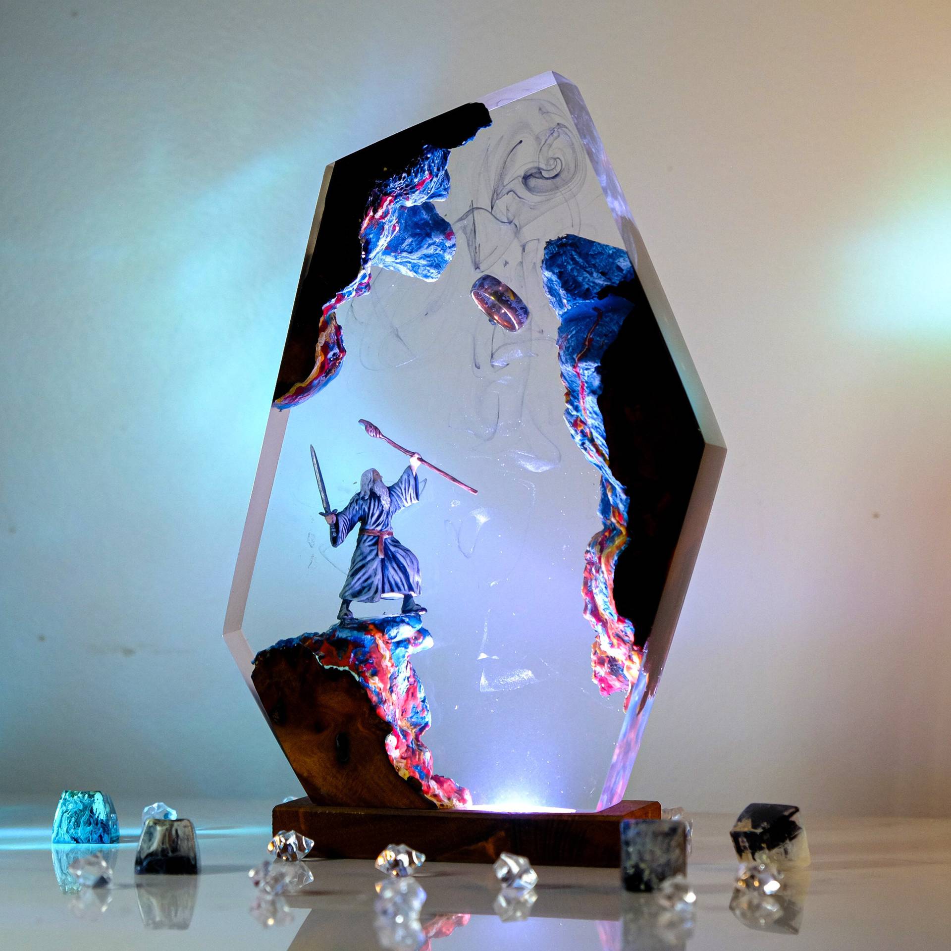 مصباح طاولة على شكل مشهد من في - مراجعة Resin Artist وسعره