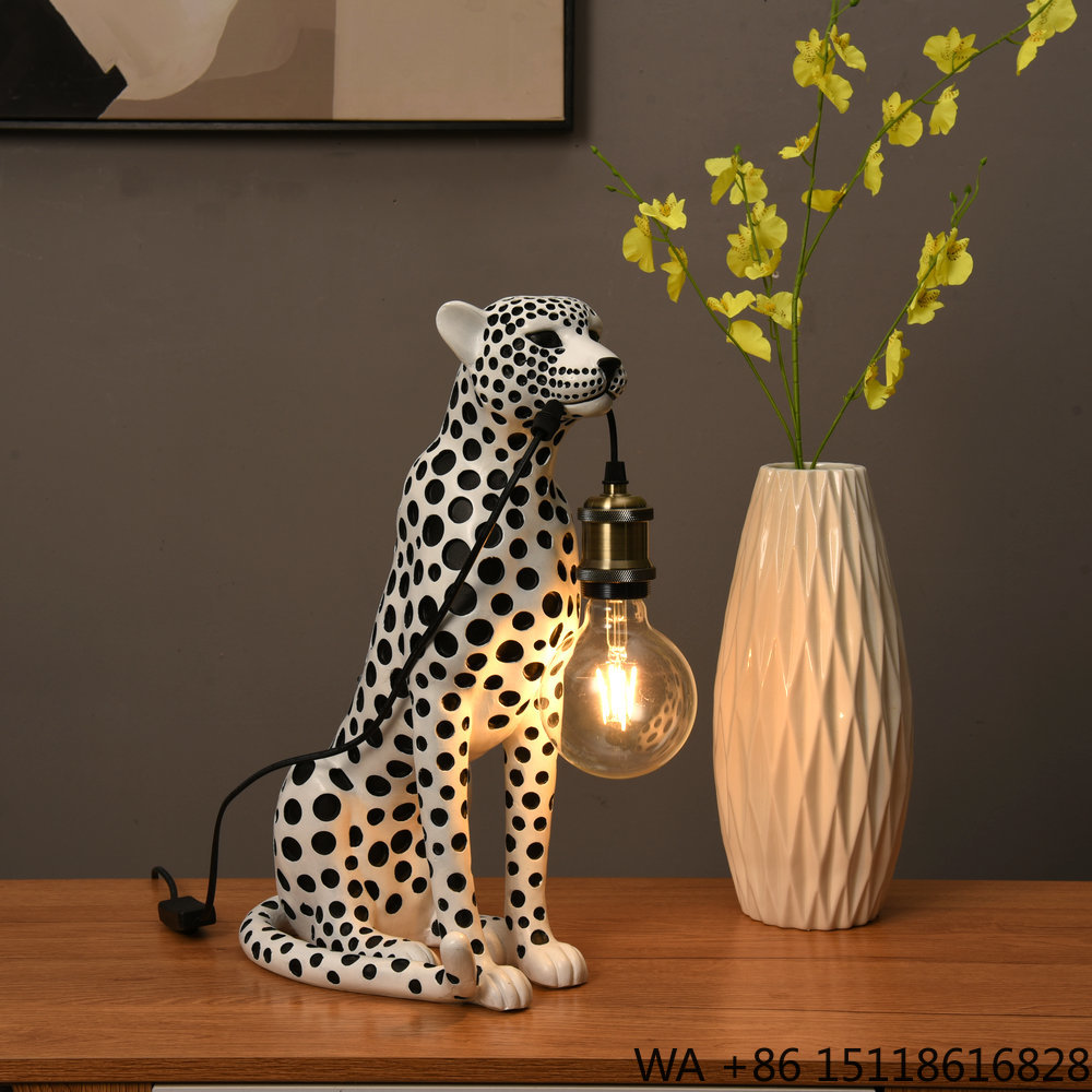 منحوتة فنية حديثة على شكل فهد  - مراجعة Resin Art Table وسعره
